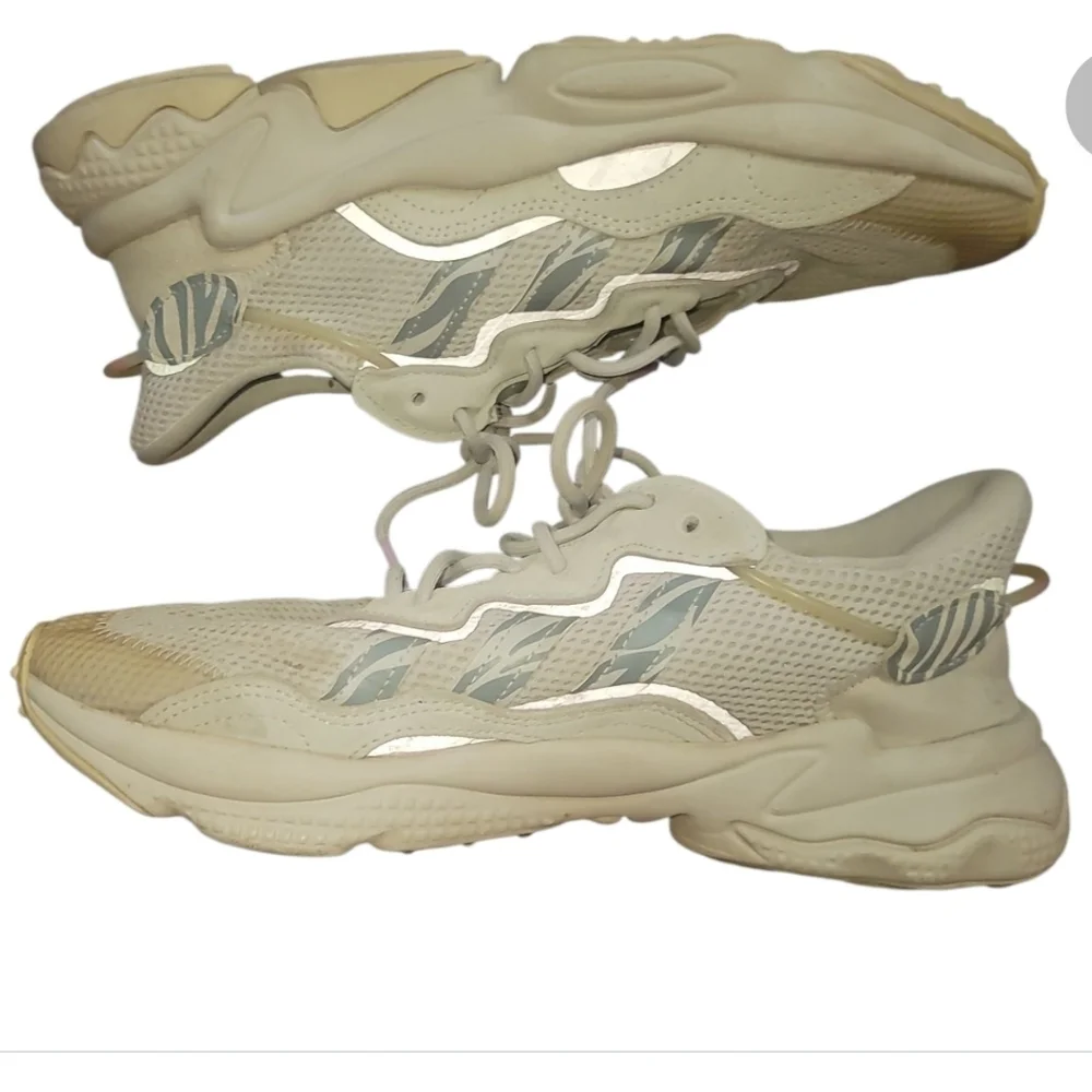 Adidas ozweego night runner athletic running shoes reflective White Sneakers